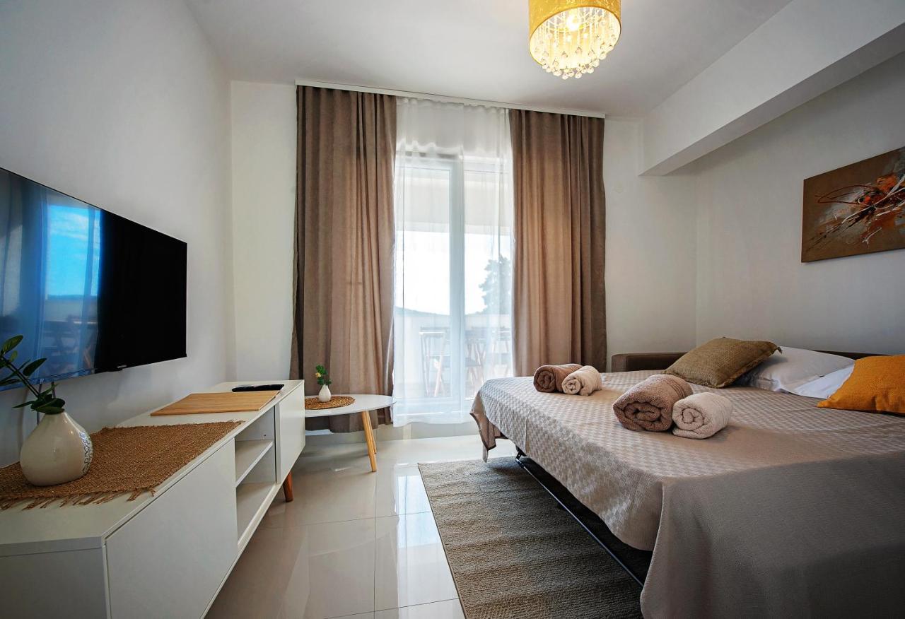 Sea Front Apartments Ivana Rogoznica  Esterno foto